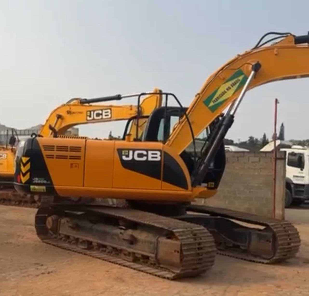 Escavadeira JCB JS200 2014 - Imagem 3