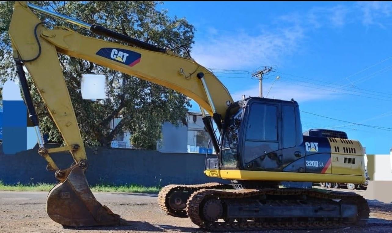 Escavadeira Caterpillar 320D2L 2014 - Imagem 1