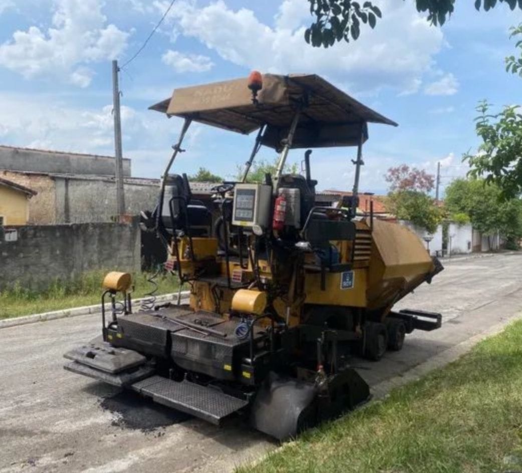 Vibroacabadora Caterpillar AP300 2011 - Imagem 4