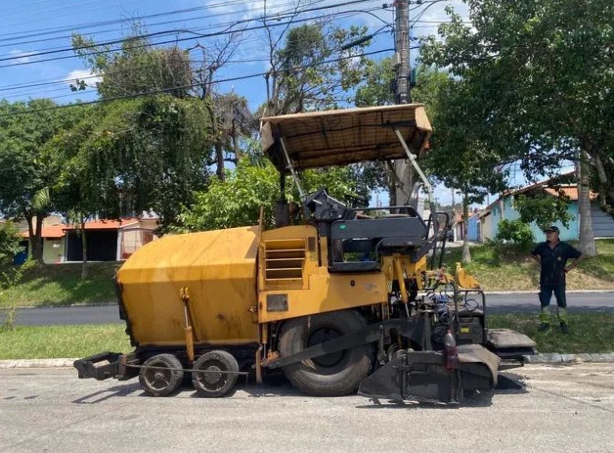Vibroacabadora Caterpillar AP300 2011 - Imagem 5