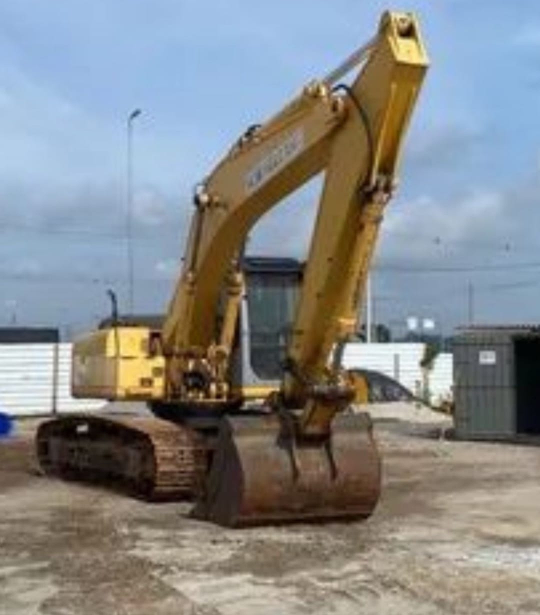 Escavadeira New Holland E215 2005 - Imagem 2