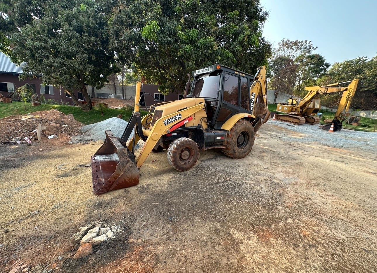 Retroescavadeira Randon RD406 4x4 2020 - Imagem 1