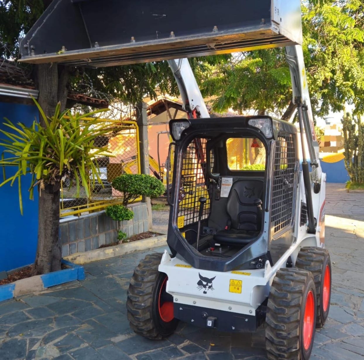 Mini Carregadeira Bobcat S450 2024 - Imagem 1