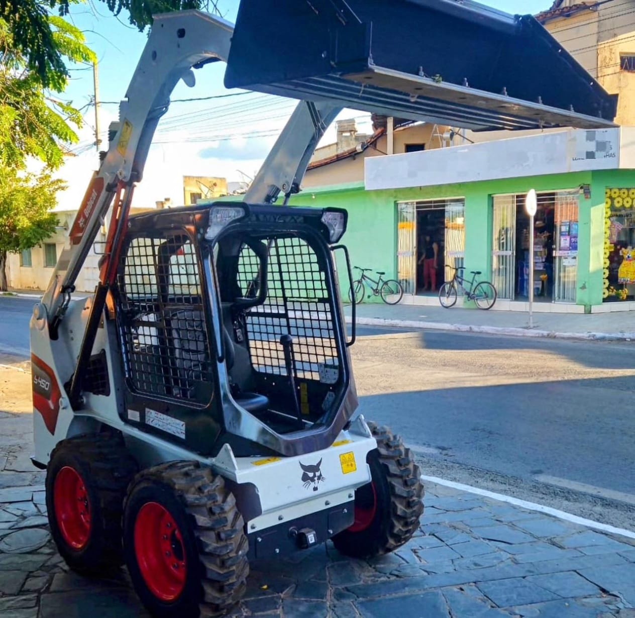 Mini Carregadeira Bobcat S450 2024 - Imagem 4