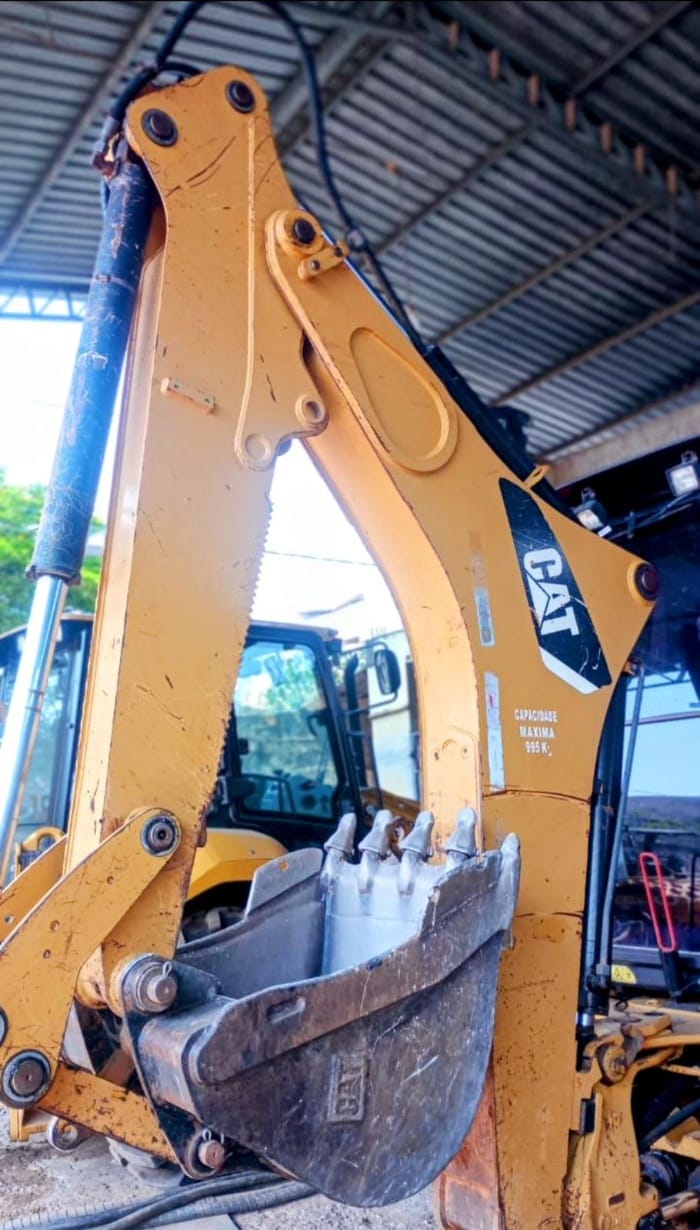 Retroescavadeira Caterpillar 416E 2013 - Imagem 2