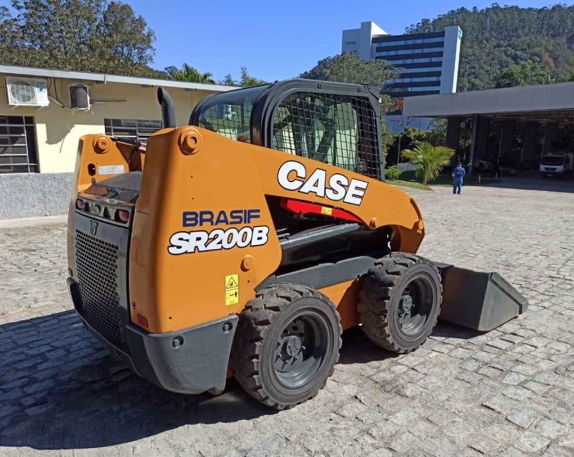 Mini Carregadeira Case SR250 2020 - Imagem 2
