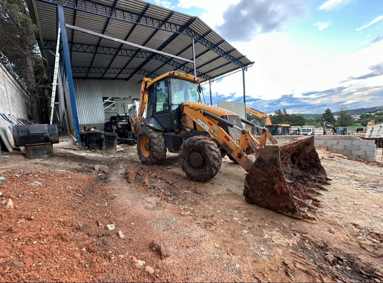 Retroescavadeira JCB 3CX 2011 - Imagem 3