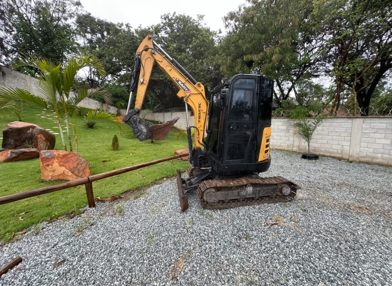 Mini Escavadeira SANY SY26U - Imagem 1