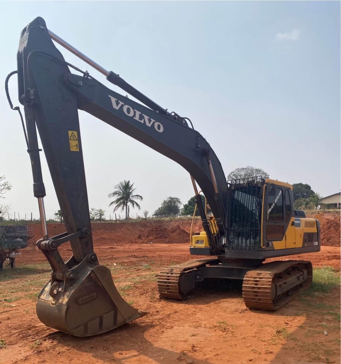 Escavadeira Volvo EC200D 2022 - Imagem 6