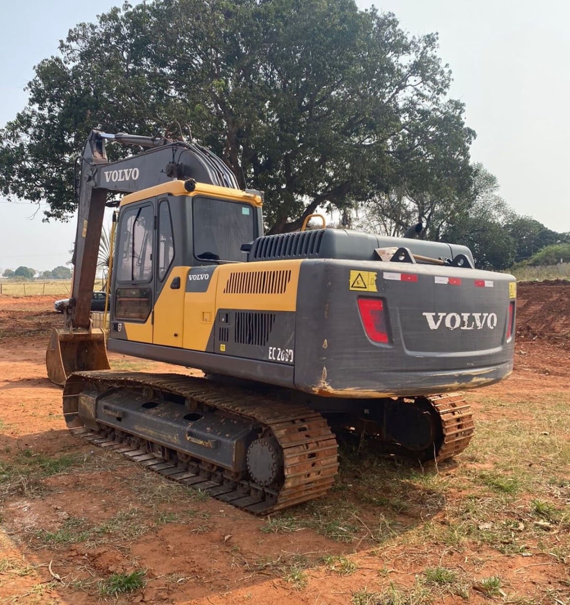 Escavadeira Volvo EC200D 2021 - Imagem 2