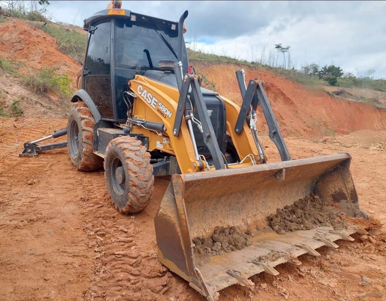 Retroescavadeira Case Construction 580N 2024 - Imagem 2