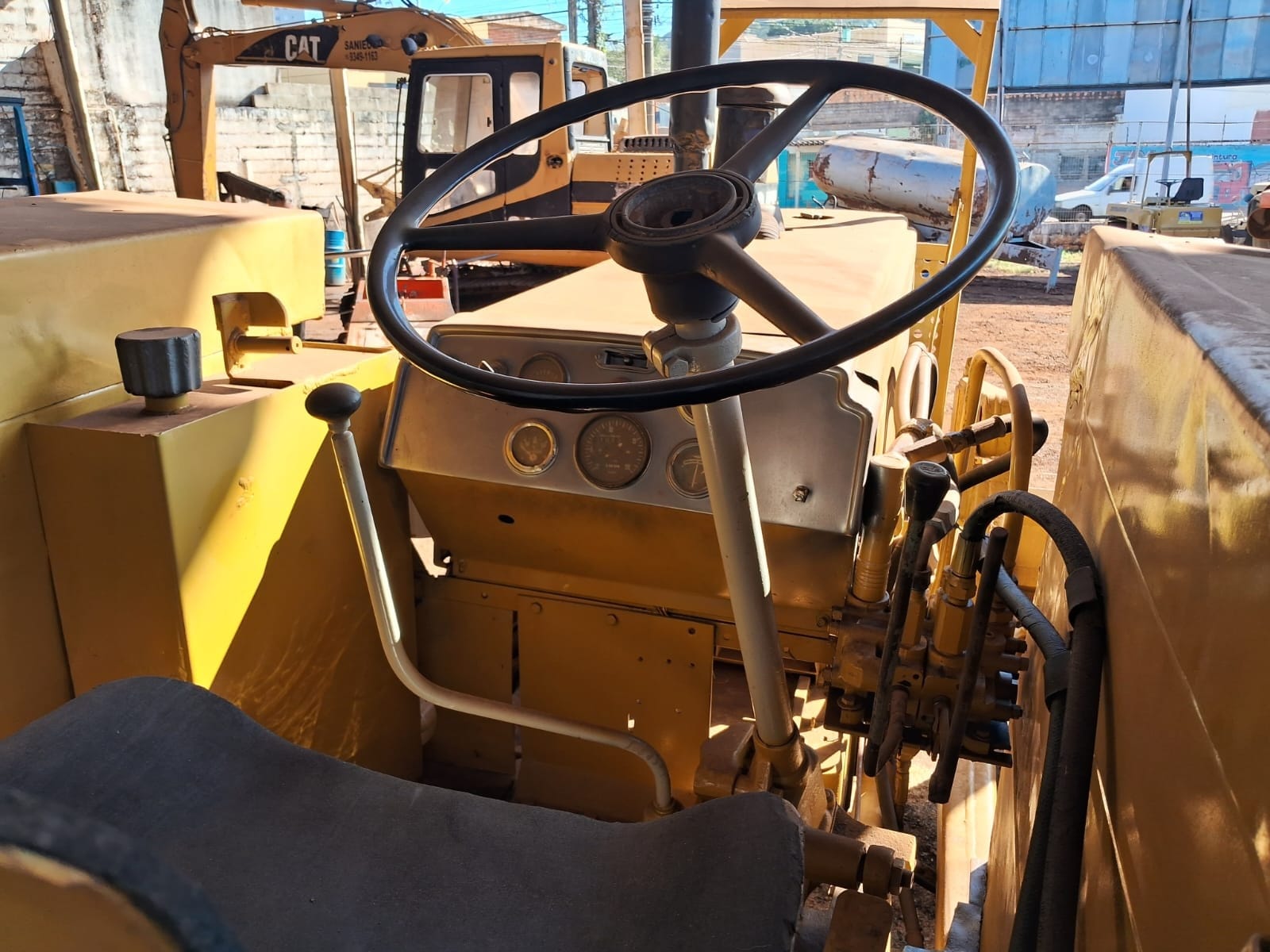 Trator CBT 2105 1981 - Imagem 4