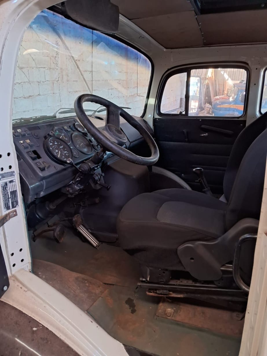 Caminhão Mecedes Benz MB1525 LS 4x2  1989 - Imagem 5