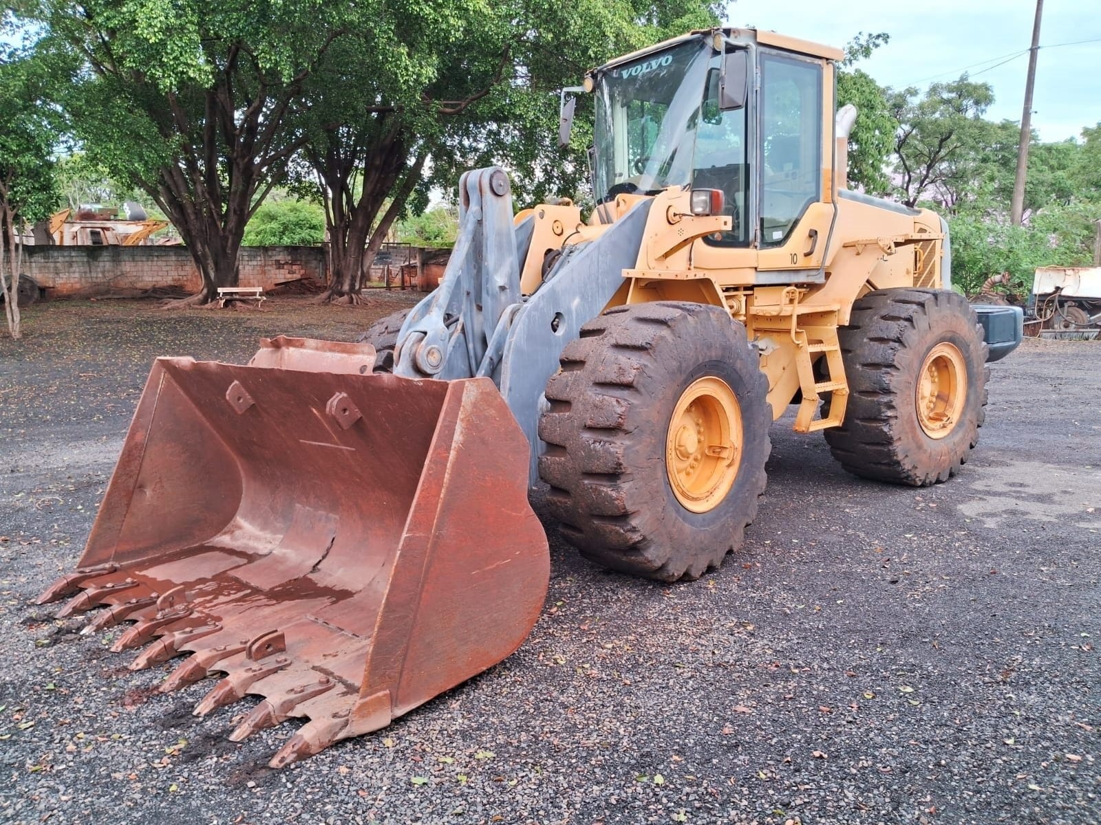 Pá Carregadeira Volvo L110F 2009 - Imagem 1