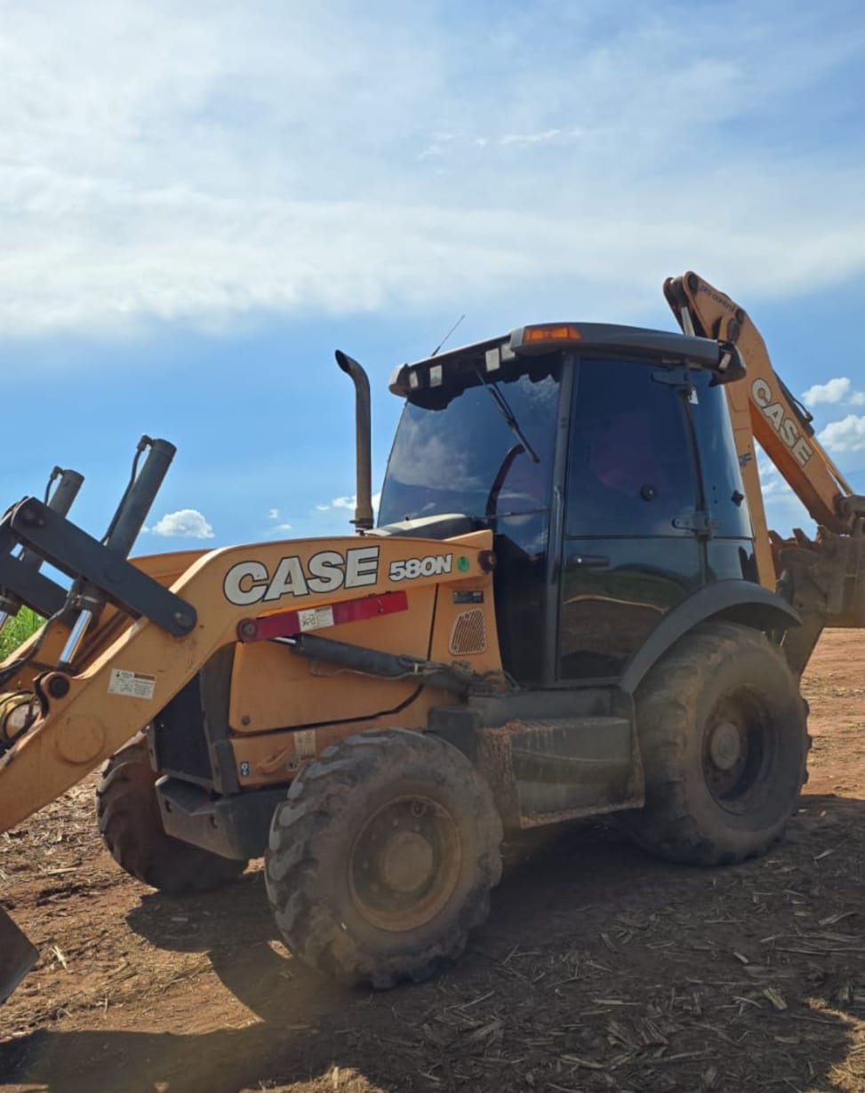 Retroescavadeira Case 580N 2020 - Imagem 2