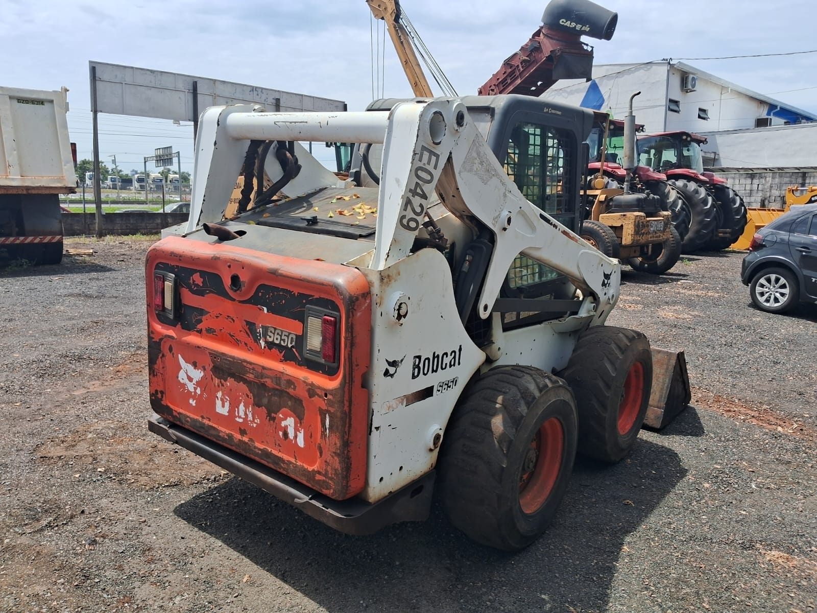Mini Carregadeira Bobcat S650 2011 - Imagem 6