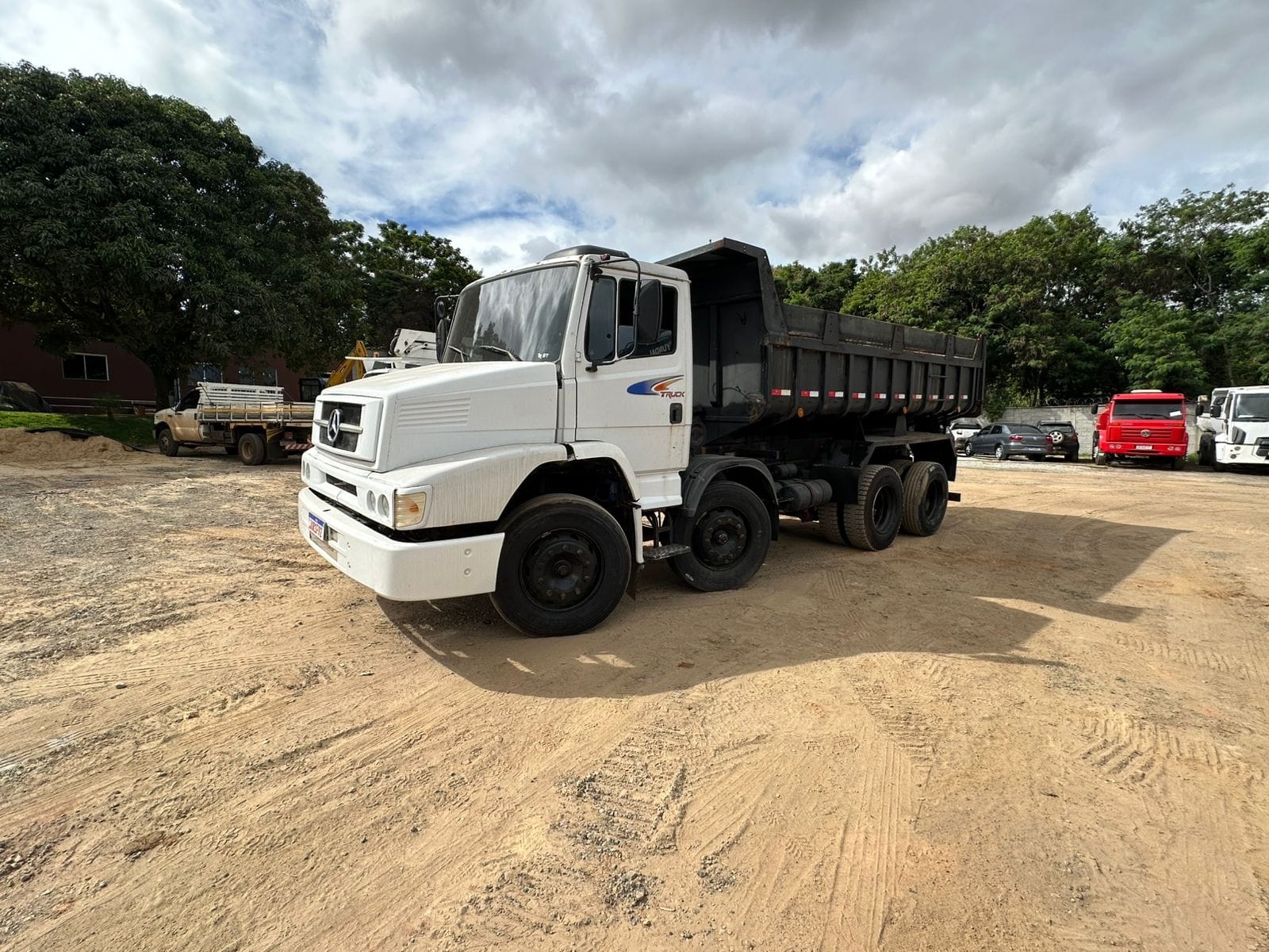 Caminhão Mecedes Benz 1620 2000 - Imagem 1