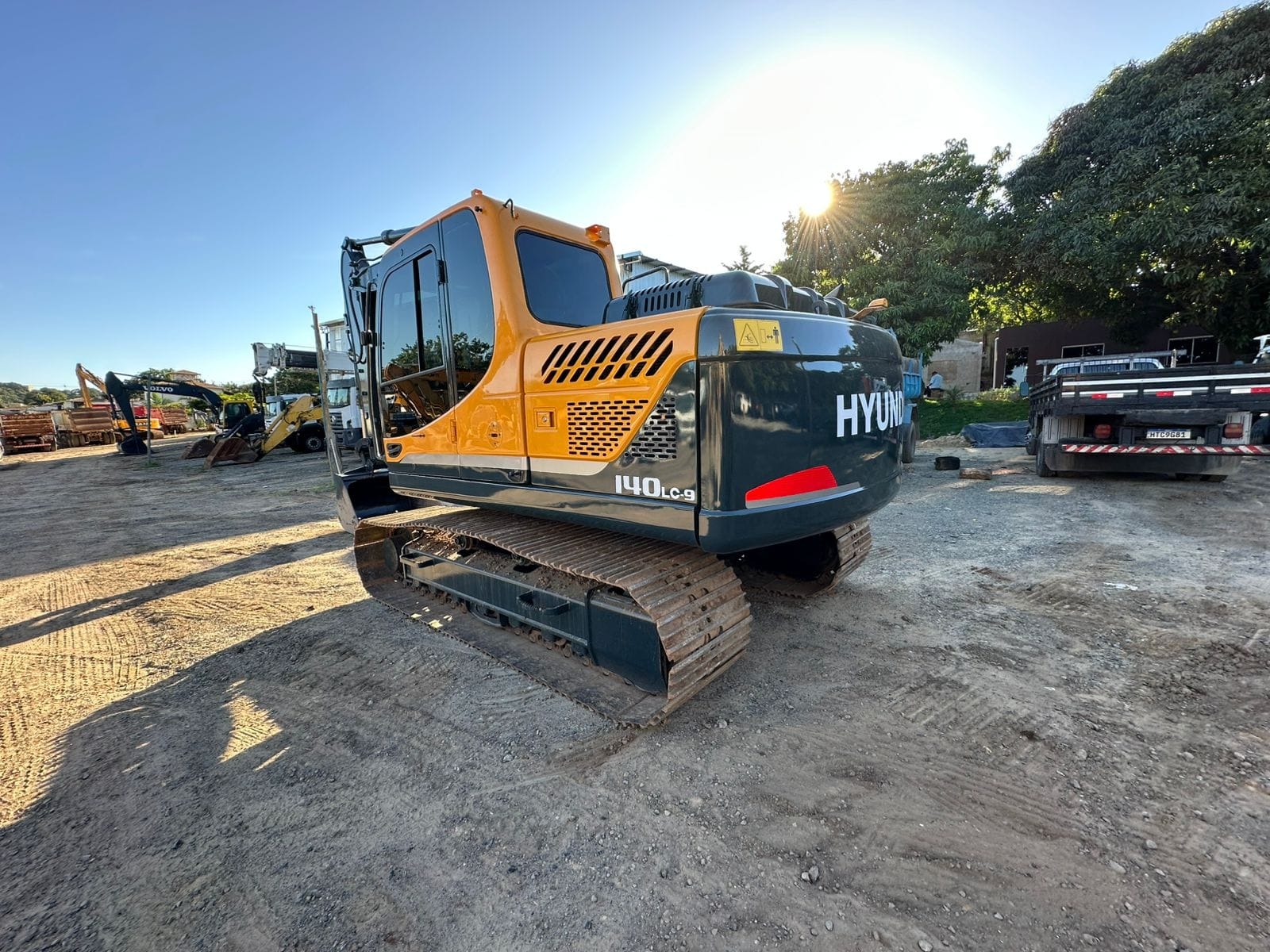 Escavadeira Hyundai R 140LC-9S 2020 - Imagem 2