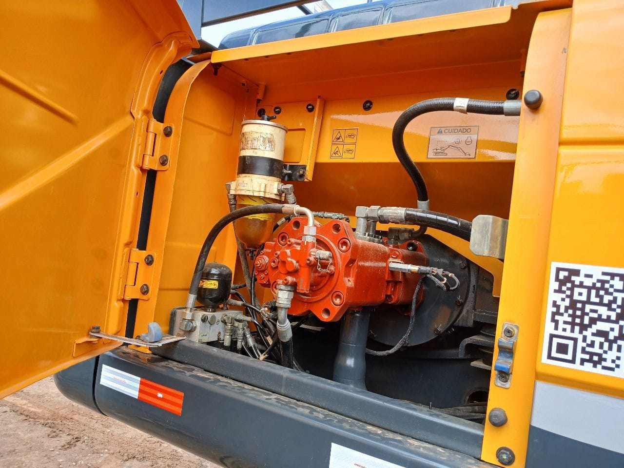 Escavadeira Hyundai R220LC-9 2020 - Imagem 4