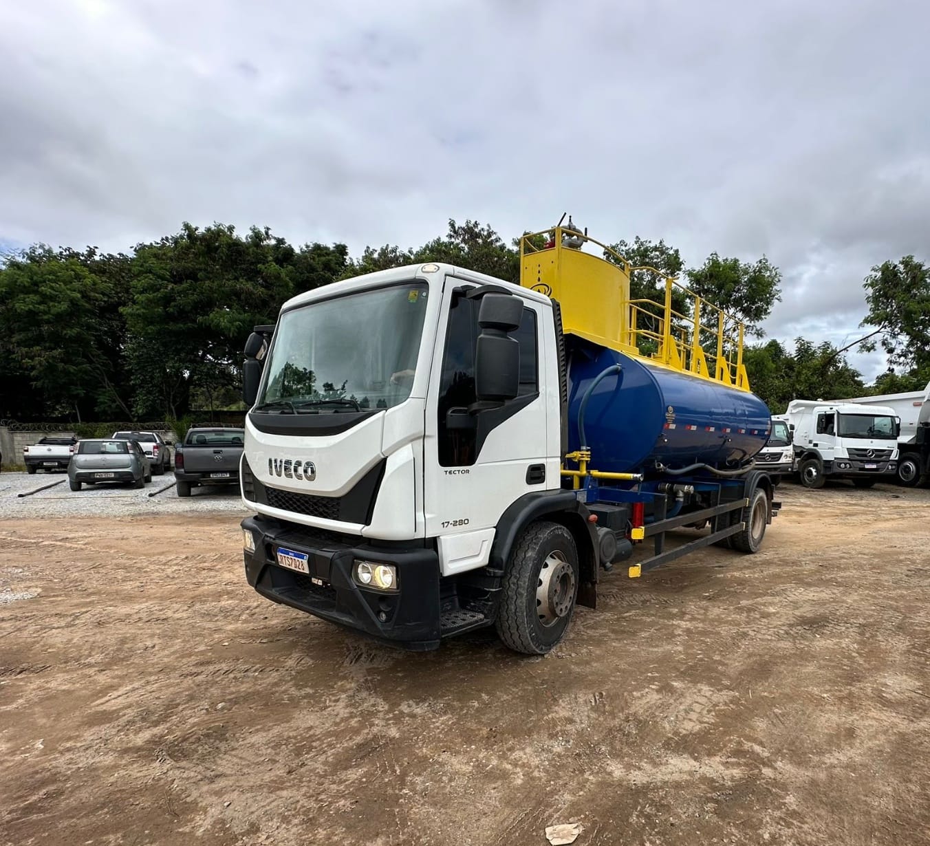 Caminhão Iveco 17.280  2022 - Imagem 1