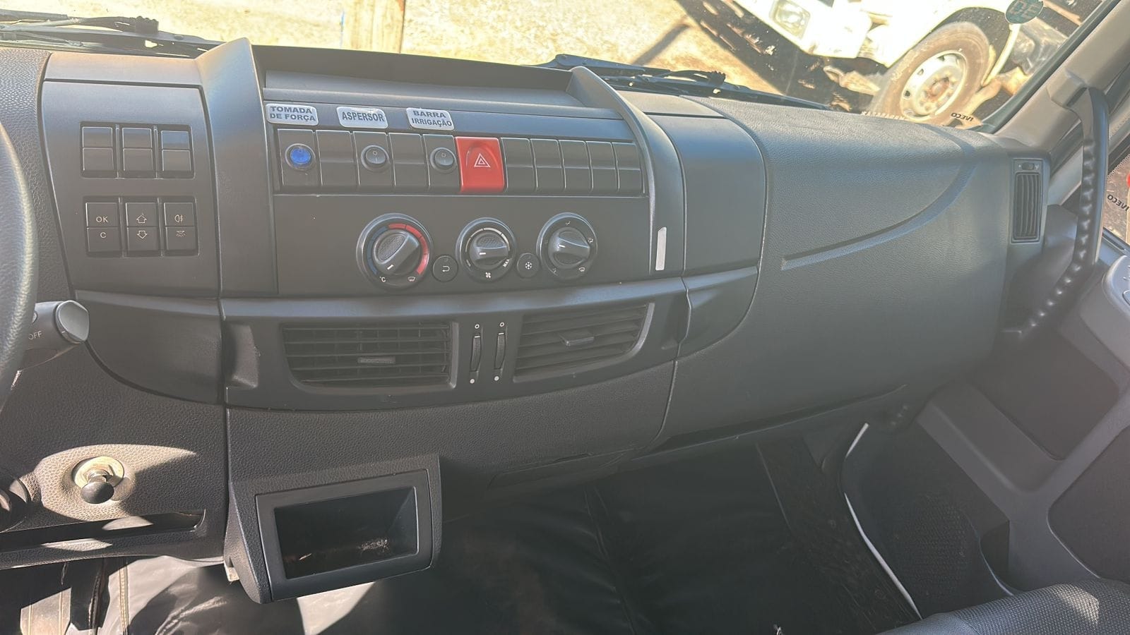 Caminhão Iveco 17.280  2022 - Imagem 6