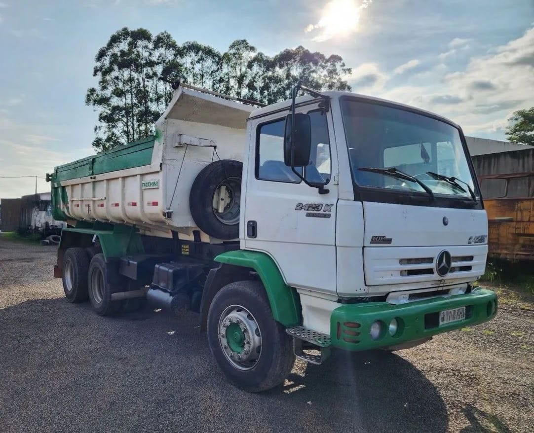 Caminhão Mecedes Benz Atego 2428 2005 - Imagem 2