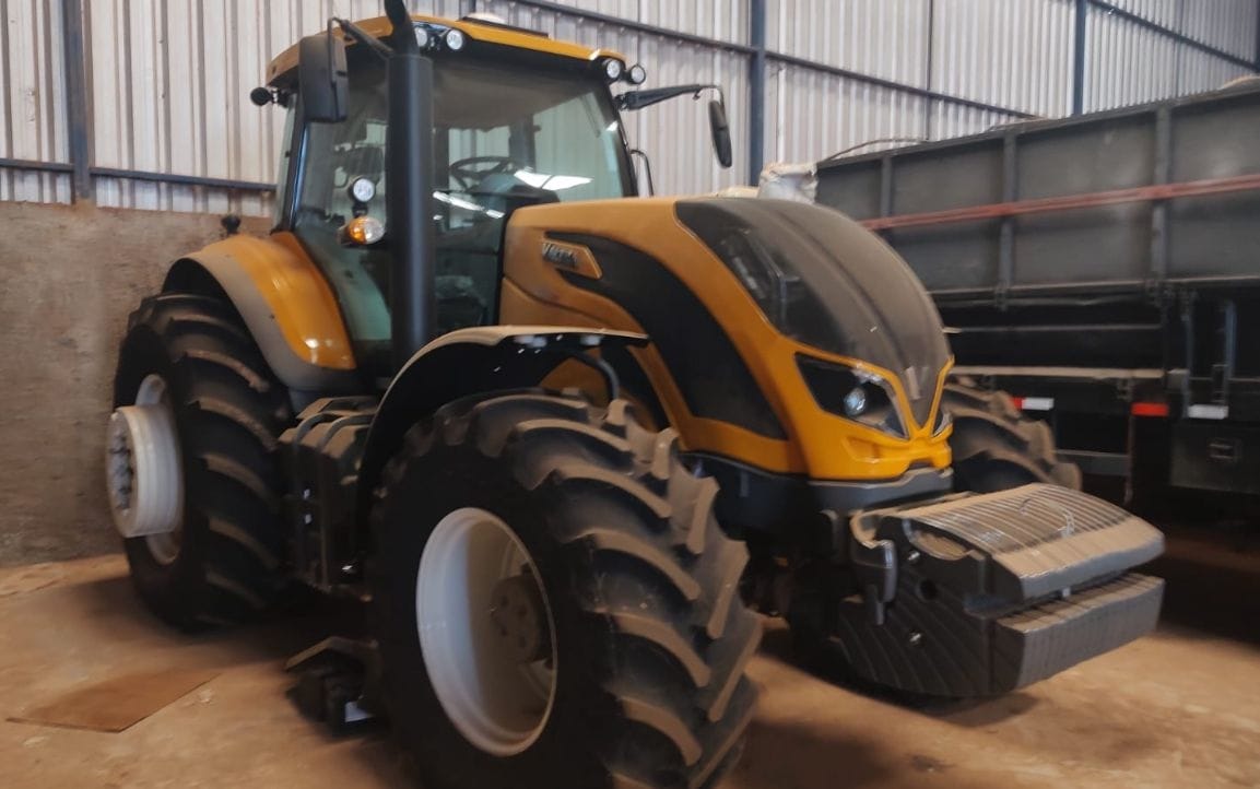 Trator Valtra T250 CVT 2022 - Imagem 1