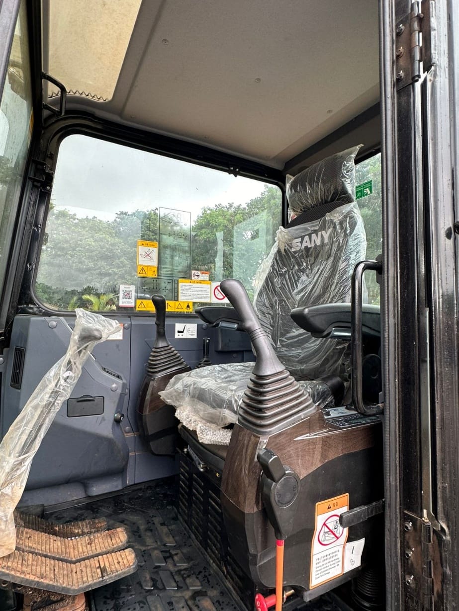 Escavadeira SANY SY135 C - Imagem 5