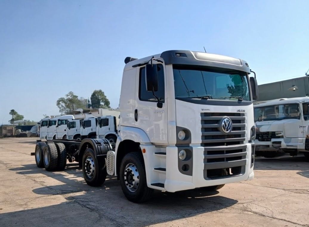 Caminhão Volkswagen 30.330 2022 - Imagem 2