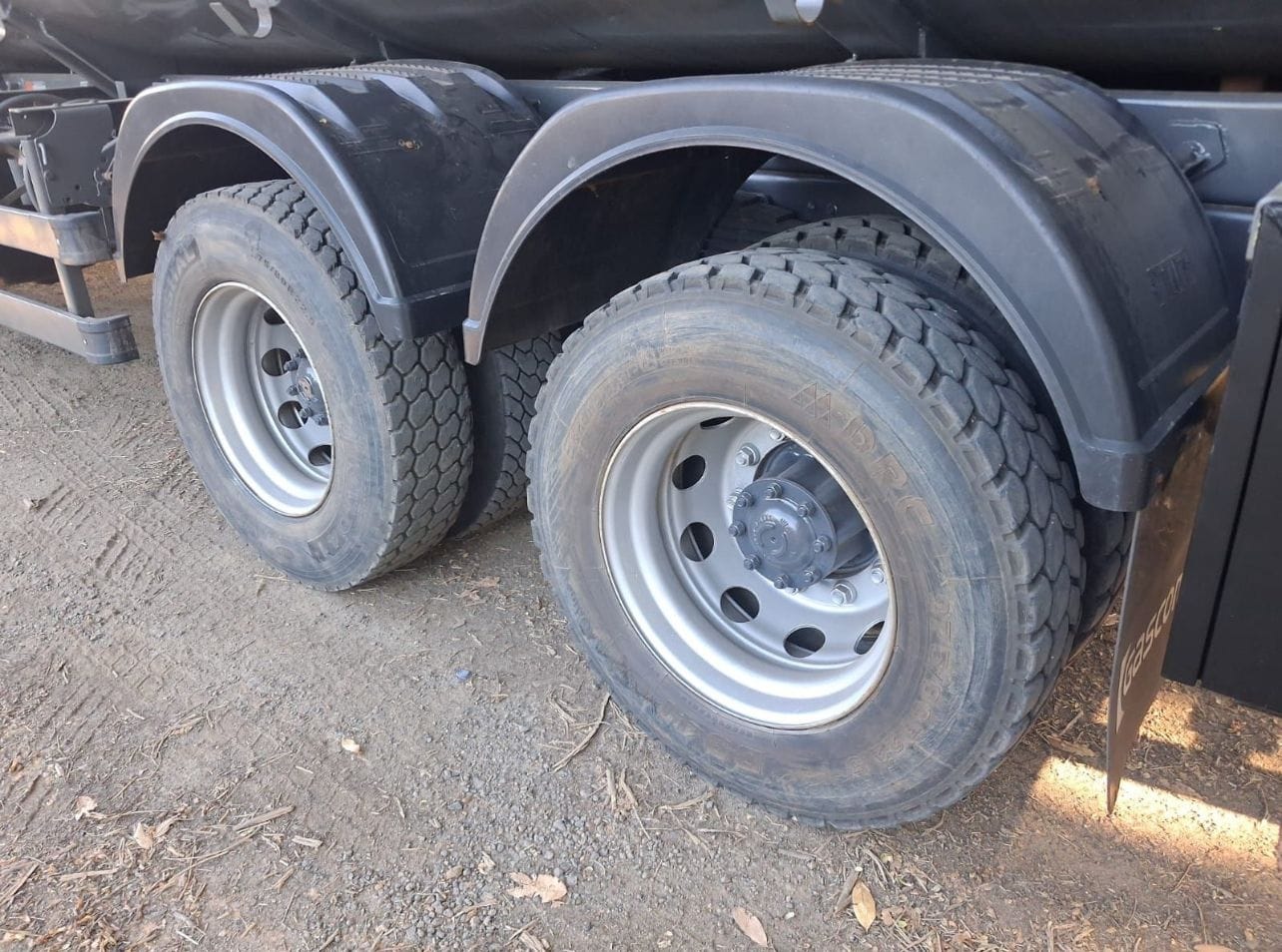 Caminhão Volvo VM 270 2019 - Imagem 4