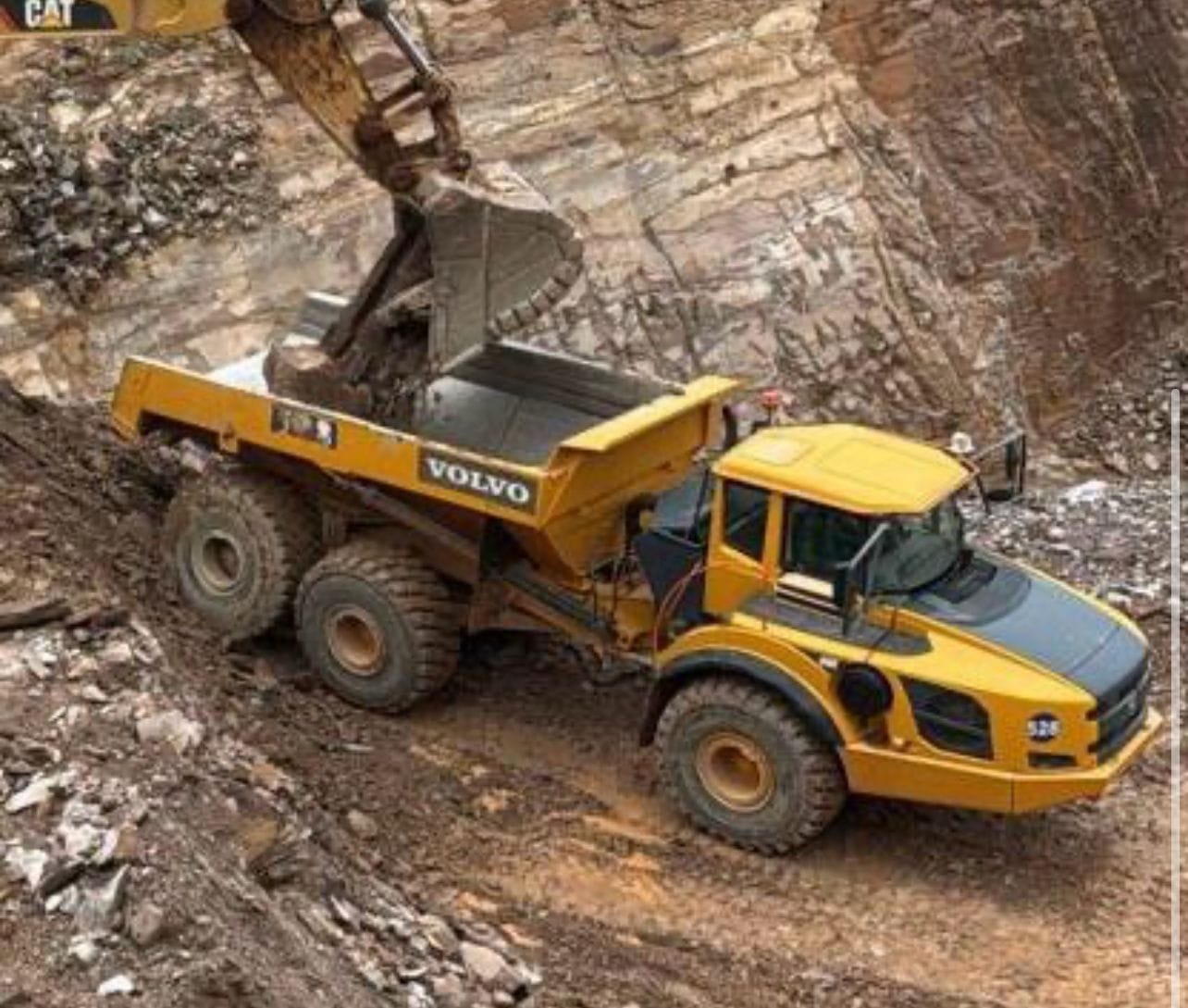 Caminhão Volvo A35F 2012 - Imagem 1