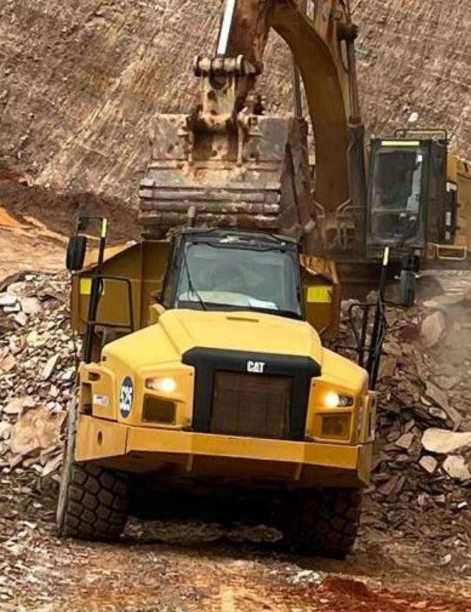 Caminhão Volvo A35F 2012 - Imagem 3