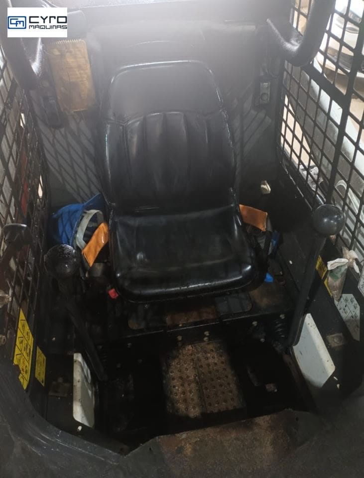 Mini-Carregadeira Bobcat S450 2020 - Imagem 6