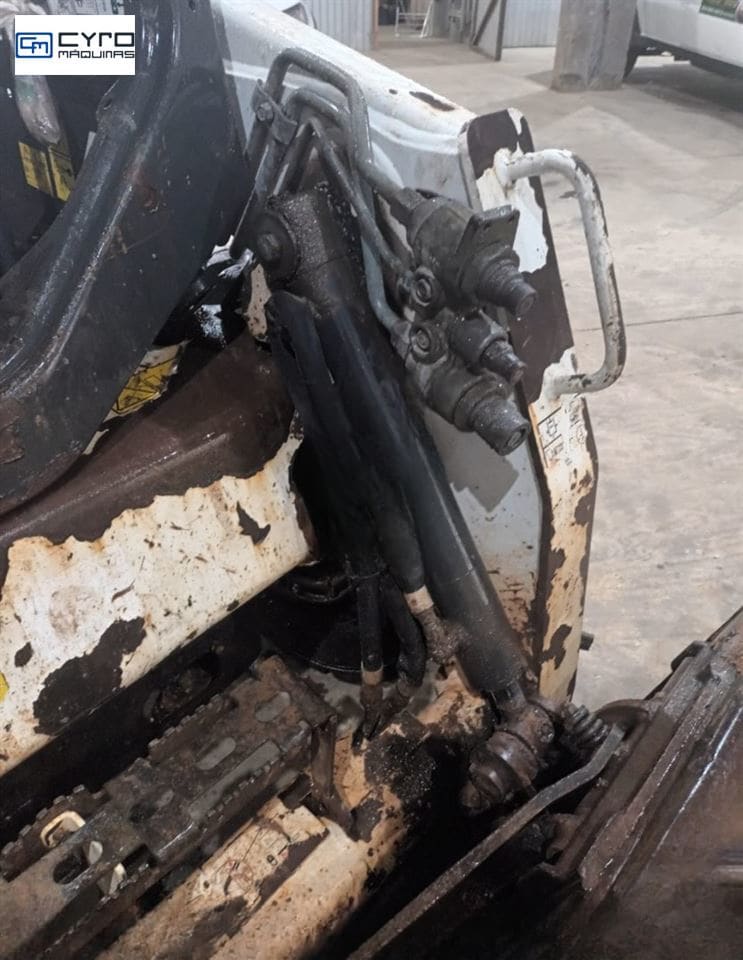 Mini-Carregadeira Bobcat S450 2020 - Imagem 8