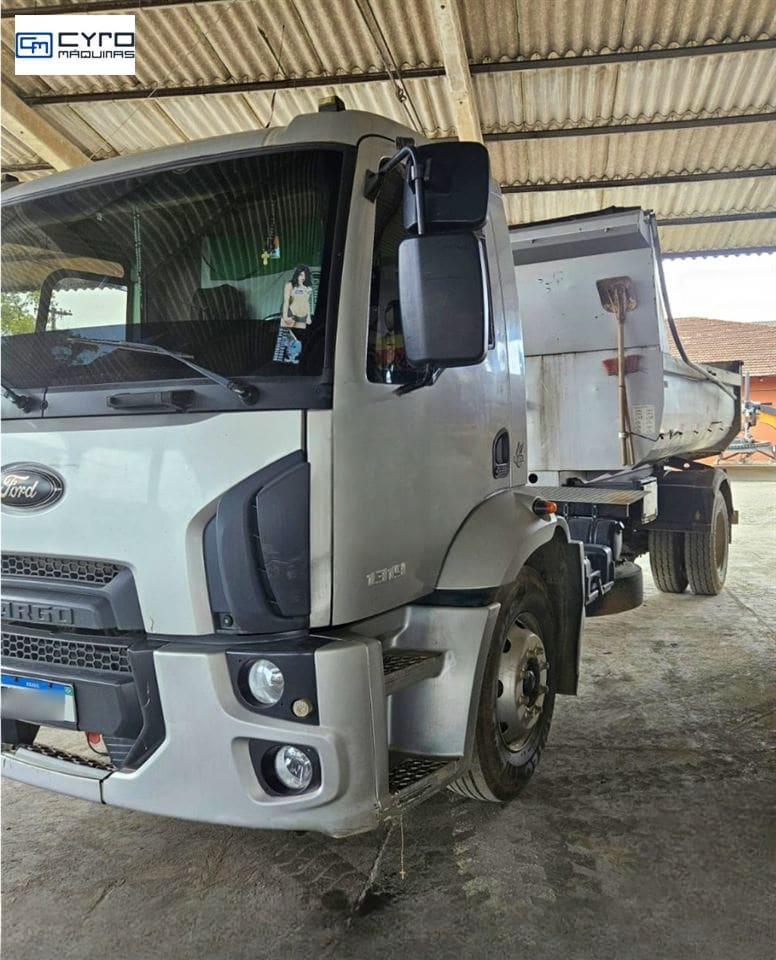 Caminhão Ford CARGO 1319 E Turbo 2p (Diesel)(E5) 2014 - Imagem 1