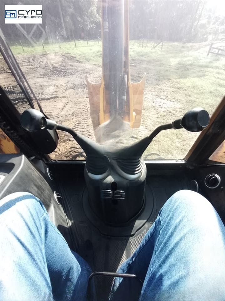 Retro Escavadeira JCB 3CX 2019 - Imagem 7