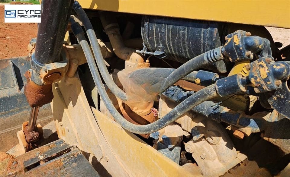 Trator de Esteira Caterpillar D4D 1974 - Imagem 3