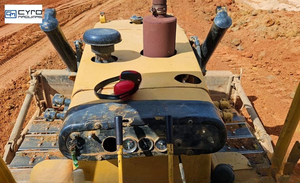 Trator de Esteira Caterpillar D4D 1974 - Imagem 6