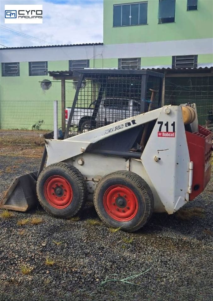 Mini-Carregadeira Bobcat 711 1996 - Imagem 2