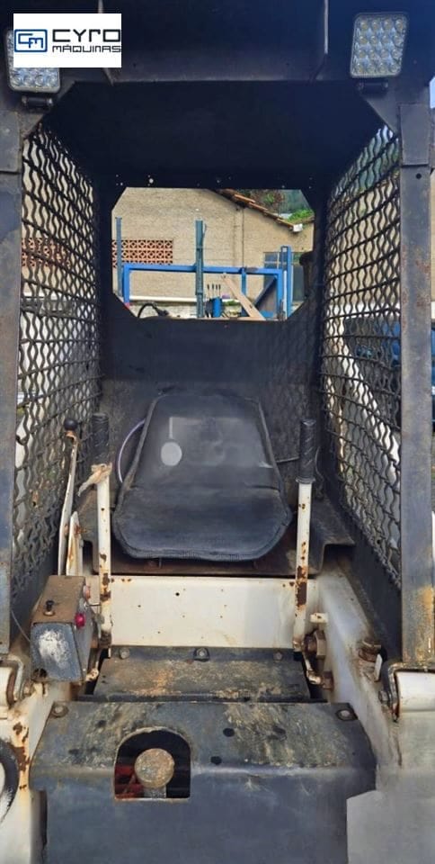 Mini-Carregadeira Bobcat 711 1996 - Imagem 4