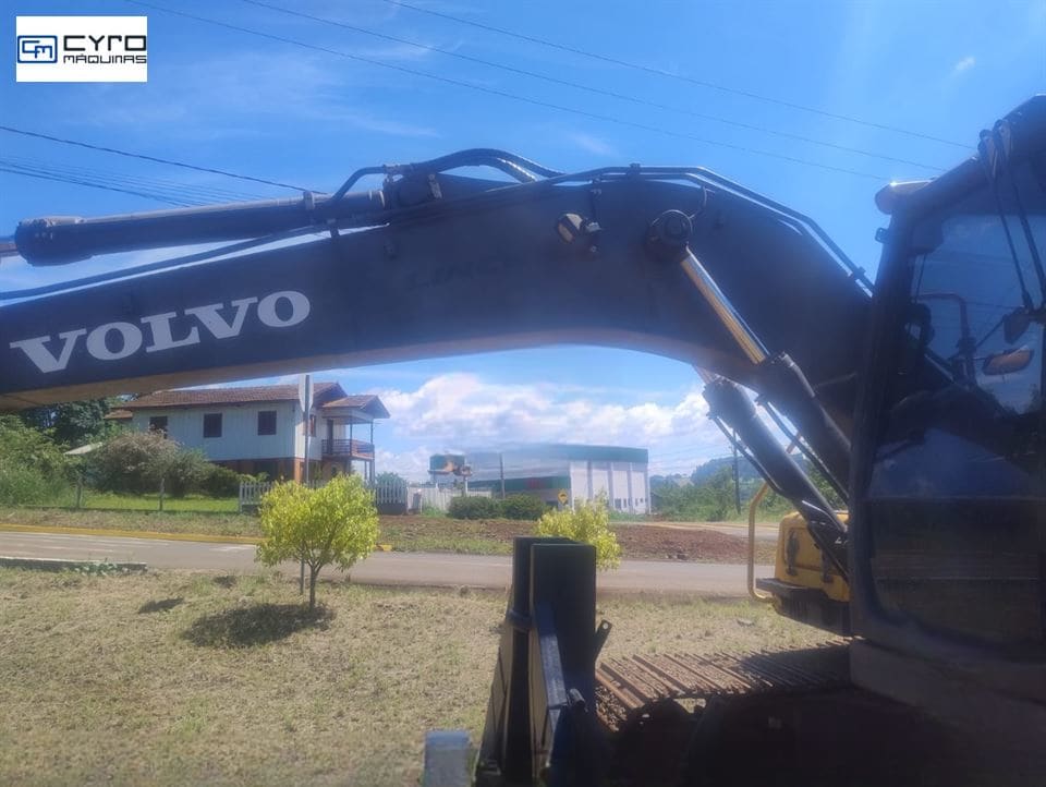 Escavadeira Volvo EC140DL 2021 - Imagem 3