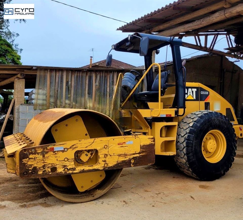 Rolo Compactador Caterpillar CS-533E 2013 - Imagem 1