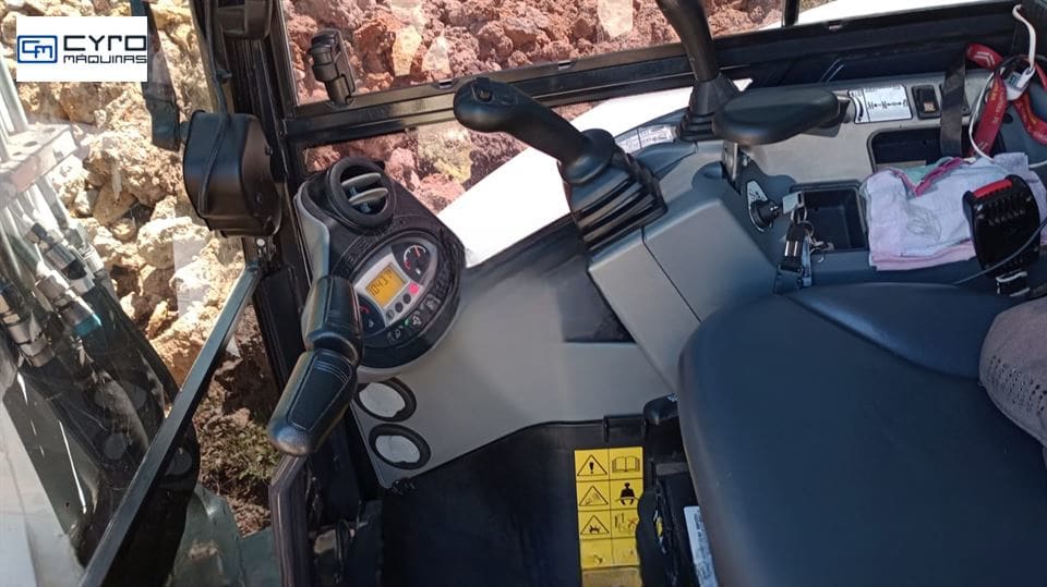 Mini-Escavadeira Bobcat E55Z 2023 - Imagem 4