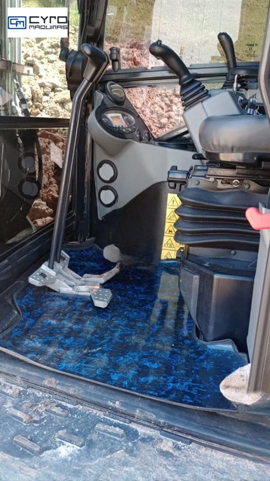 Mini-Escavadeira Bobcat E55Z 2023 - Imagem 5