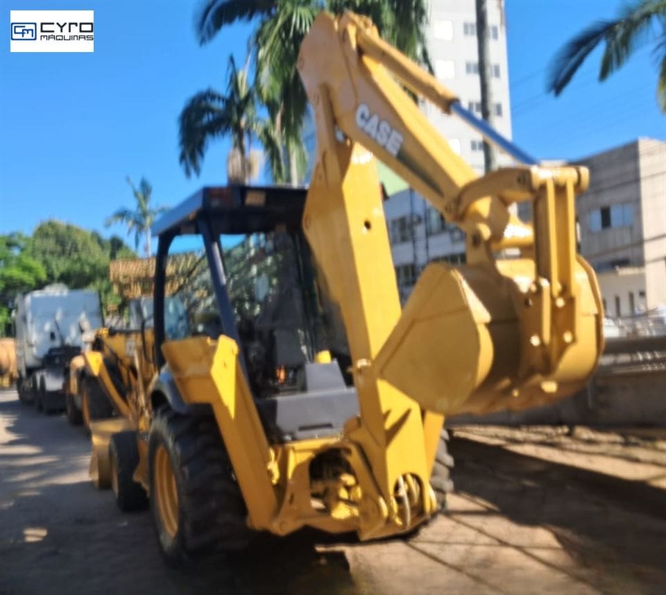 Retro Escavadeira Case 580M 2009 - Imagem 4