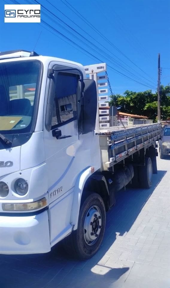 Caminhão Mercedes-Benz Accelo 1016 2p (Diesel) (E5) 2012 - Imagem 1