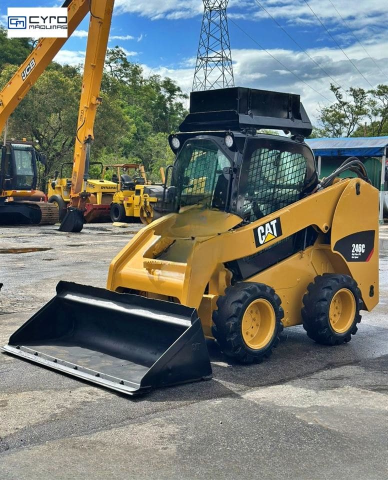 Mini-Carregadeira Caterpillar 246C 2011 - Imagem 3
