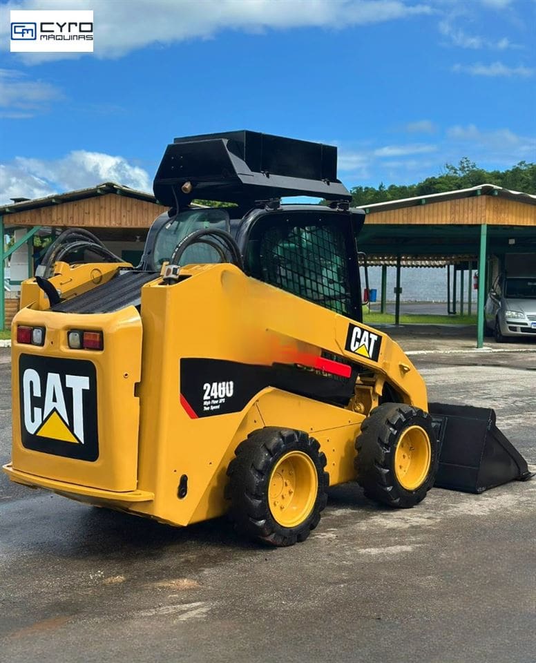 Mini-Carregadeira Caterpillar 246C 2011 - Imagem 5
