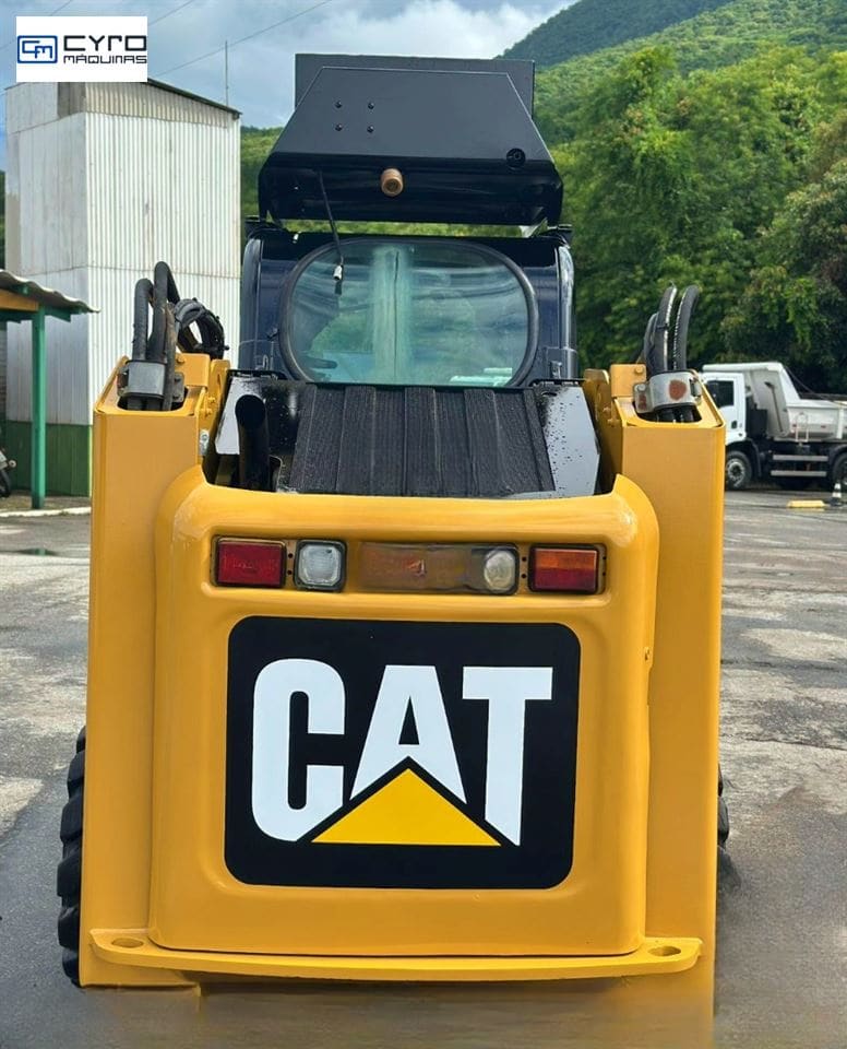 Mini-Carregadeira Caterpillar 246C 2011 - Imagem 6