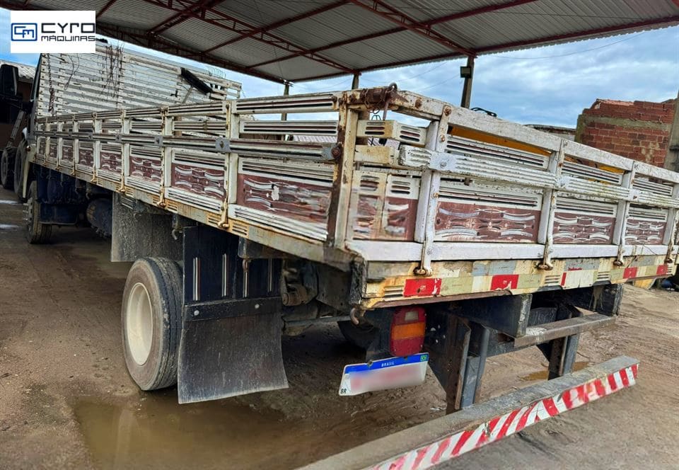 Caminhão Ford CARGO 816 E Turbo 2p (diesel)(E5) 2015 - Imagem 3